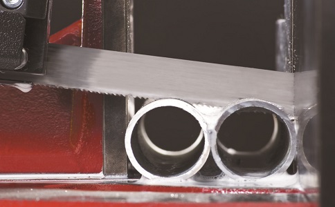 长春锯切金属材料时出现卡带锯条原因以及处理方法？